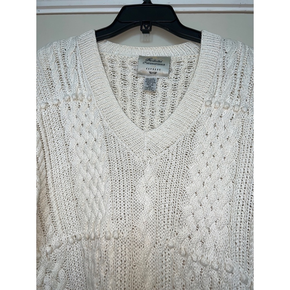 Chunky VINTAGE WHITE CABLE HAND-KNITTED INTERNATIONALE EXPRESS SWEATER - SIZE XS - Picture 3 of 5